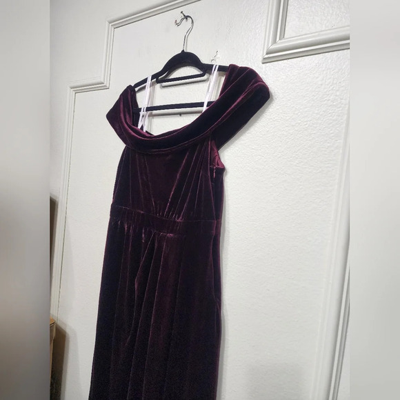 Lulus I'm Enchanted Burgundy Velvet Off-the-Shoulder Maxi Dress XL Wedding Party - Picture 8 of 10